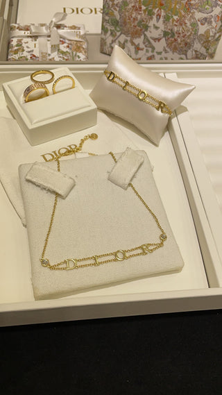 𝐃𝐢𝐨 * Newly released gold-plated letter-shaped small crystal double-layered necklace.