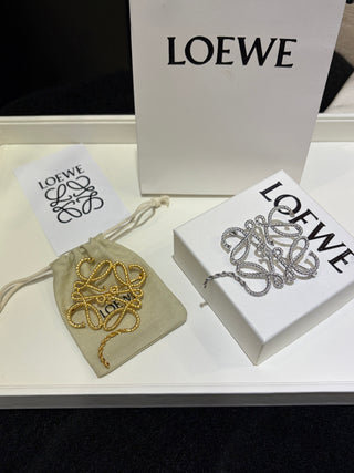 LOEW* 26th-anniversary Anagram Twisted Emblem Silver Brooch