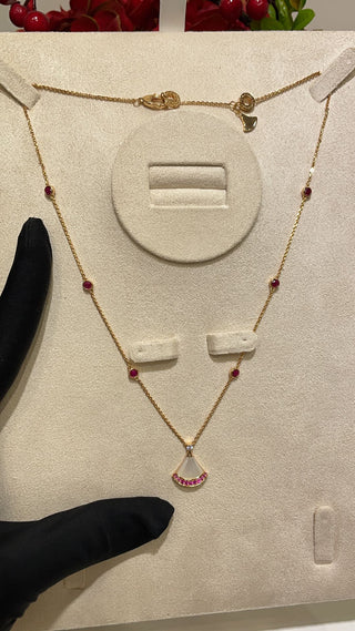 𝐵𝑣𝑙𝑔𝑎𝑟 * Exclusive Fan for the 2024 Qixi Festival Valentine’s Day. DIVAS’DREAM Petite Dress, Pink Diamond, White Pearl, Rose Gold Necklace.