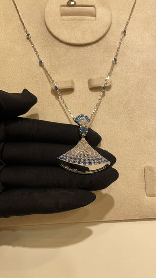 𝐵𝑣𝑙𝑔𝑎𝑟 * Gradient sapphire fan with large size and full-set diamonds