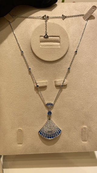 𝐵𝑣𝑙𝑔𝑎𝑟 * Gradient sapphire fan with large size and full-set diamonds
