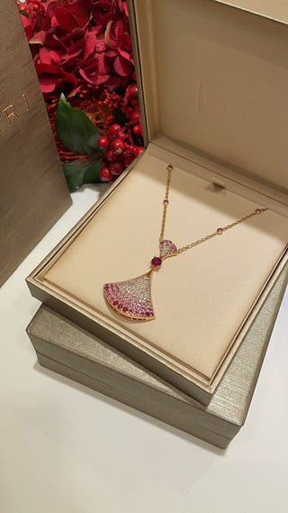 𝐵𝑣𝑙𝑔𝑎𝑟 * Gradient pink gemstone large fan with full-set diamonds