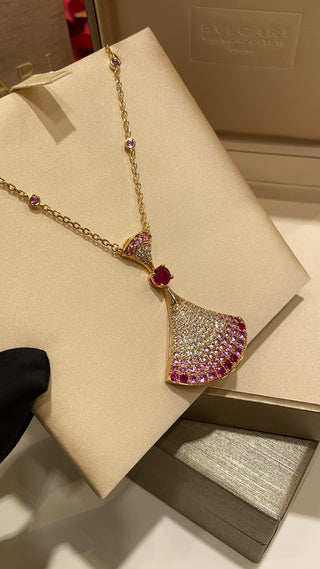 𝐵𝑣𝑙𝑔𝑎𝑟 * Gradient pink gemstone large fan with full-set diamonds