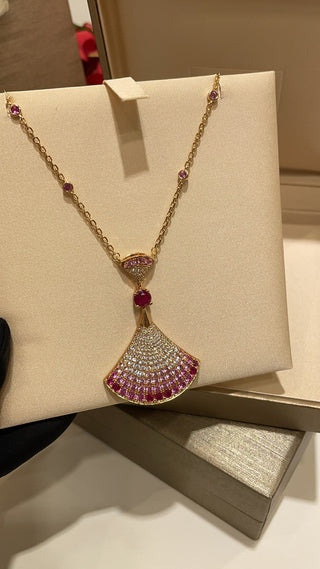 𝐵𝑣𝑙𝑔𝑎𝑟 * Gradient pink gemstone large fan with full-set diamonds