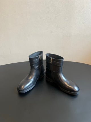 Chane*26ss Early Autumn New Collection: Metal-Clasp Leather Belt Boots