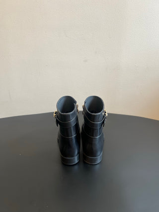 Chane*26ss Early Autumn New Collection: Metal-Clasp Leather Belt Boots