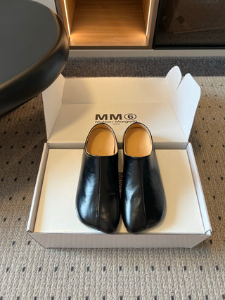 Maison Margiel*26ss early autumn new collection: headband-style Muller semi-slip-on shoes.