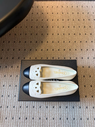 Chane*26ss Early Autumn New Collection – Color-Blocked Flat Sandals