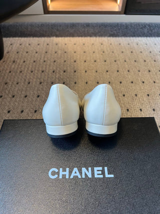 Chane*26ss Early Autumn New Collection – Color-Blocked Flat Sandals