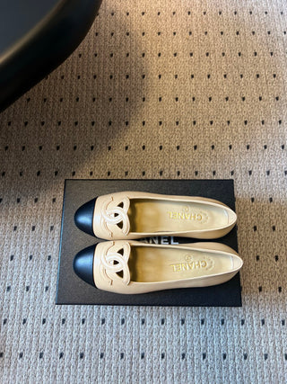Chane*26ss Early Autumn New Collection – Color-Blocked Flat Sandals
