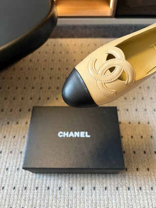 Chane*26ss Early Autumn New Collection – Color-Blocked Flat Sandals