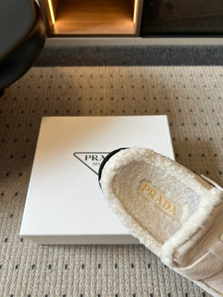 Prad*26ss Early Autumn New Collection of Lamb Fur Headband Birkenstock Shoes.
