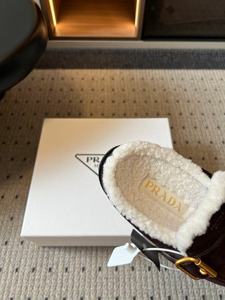 Prad*26ss Early Autumn New Collection of Lamb Fur Headband Birkenstock Shoes.