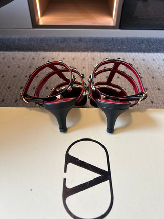 Valentin*26ss Summer New Collection: Pointed Toe, Riveted Buckle, Backless, Low Heel Sandals