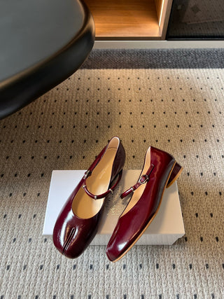 Maison Margiel*26ss Summer New Collection: Split Toe, One-Strap Mary Jane Flat Sandal
