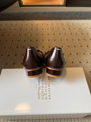 Maison Margiel*26ss Summer New Collection: Split Toe, One-Strap Mary Jane Flat Sandal
