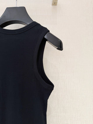 Celin*26 New Model: Embroidered Triumph Arch Logo Round-Neck Vest