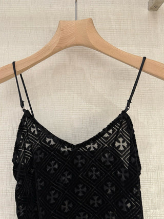 Chrome Hearts26 New Model: Cross-Stitch Embroidered Velvet Shoulder Shawl.
