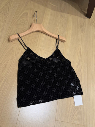 Chrome Hearts26 New Model: Cross-Stitch Embroidered Velvet Shoulder Shawl.