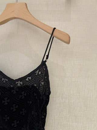 Chrome Hearts26 New Model: Cross-Stitch Embroidered Velvet Shoulder Shawl.