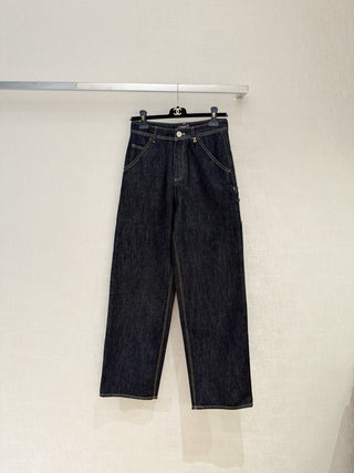 Chane*26’s new deep blue jeans.