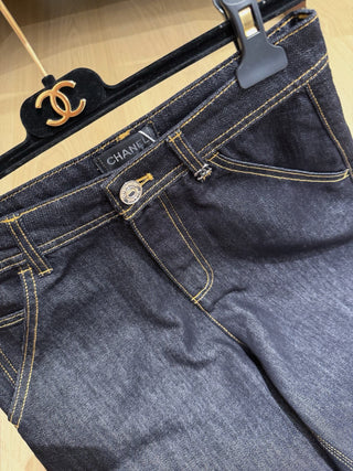 Chane*26’s new deep blue jeans.