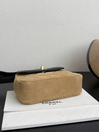 Chanel 25A suede-covered zippered bag