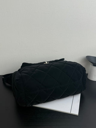 CHANEL 25n Ski Season Report⛷️ Black maxi, extra-large size.