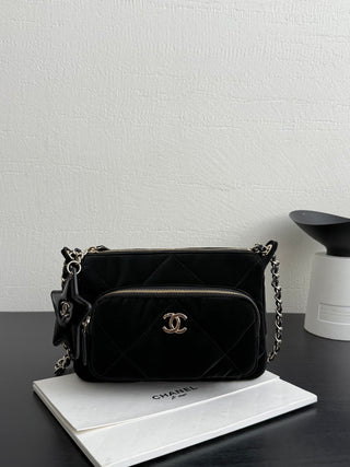 Chanel 25N Velvet Star⭐Camera bag, black.