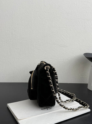 Chanel 25N Velvet Star⭐Camera bag, black.