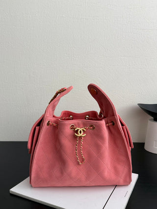 Chanel 26c suede, pink color.💗 trumpet