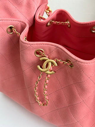 Chanel 26c suede, pink color.💗 trumpet