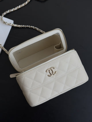 CHANEL 25C Box Bag, gray-white color.