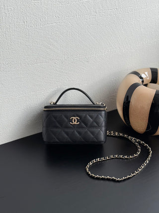 CHANEL 25C Box Bag, Black Color.